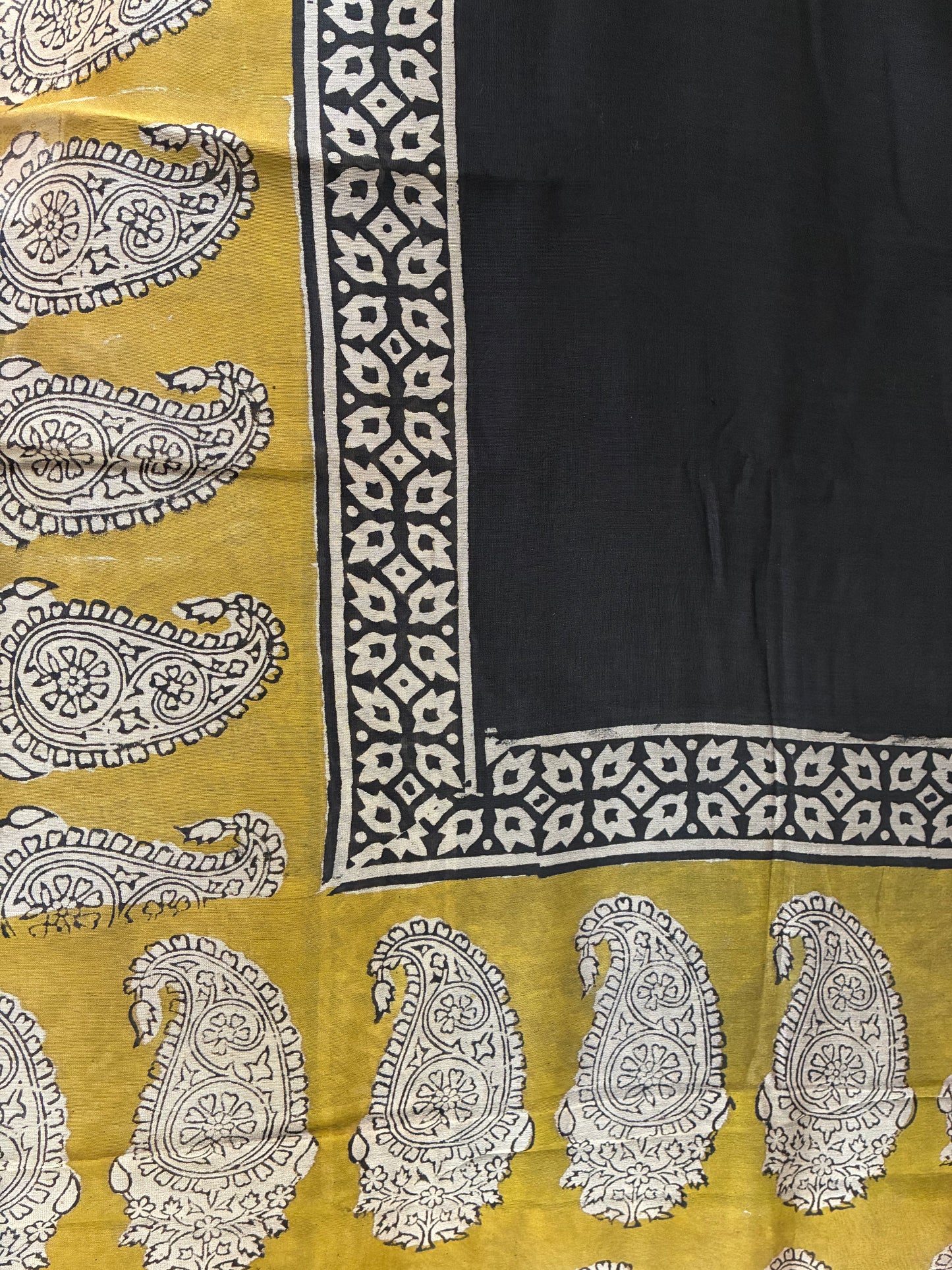 Raahi- Black Maheshwari bagru print Saree