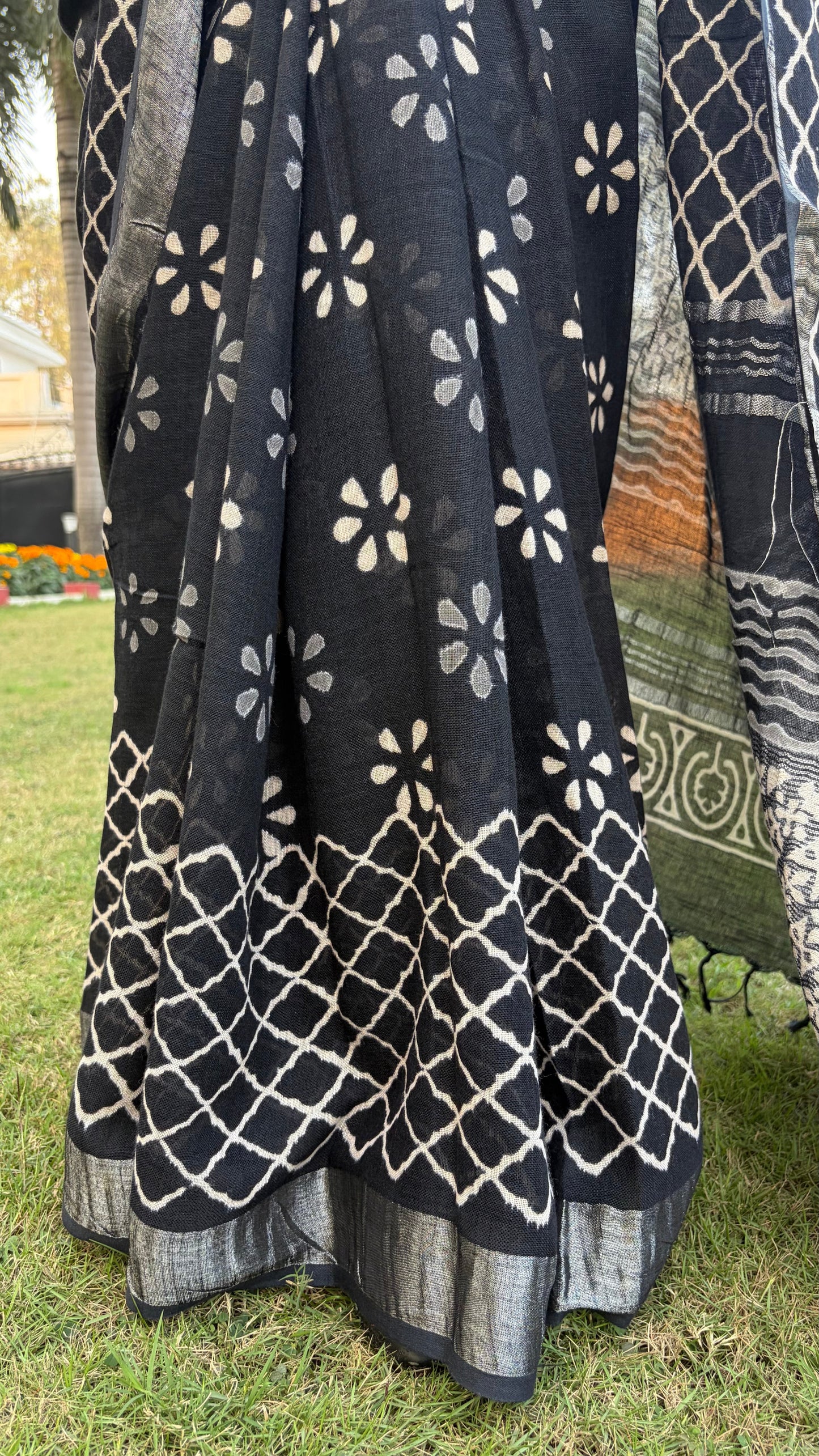 Black Floral Linen Cotton Saree