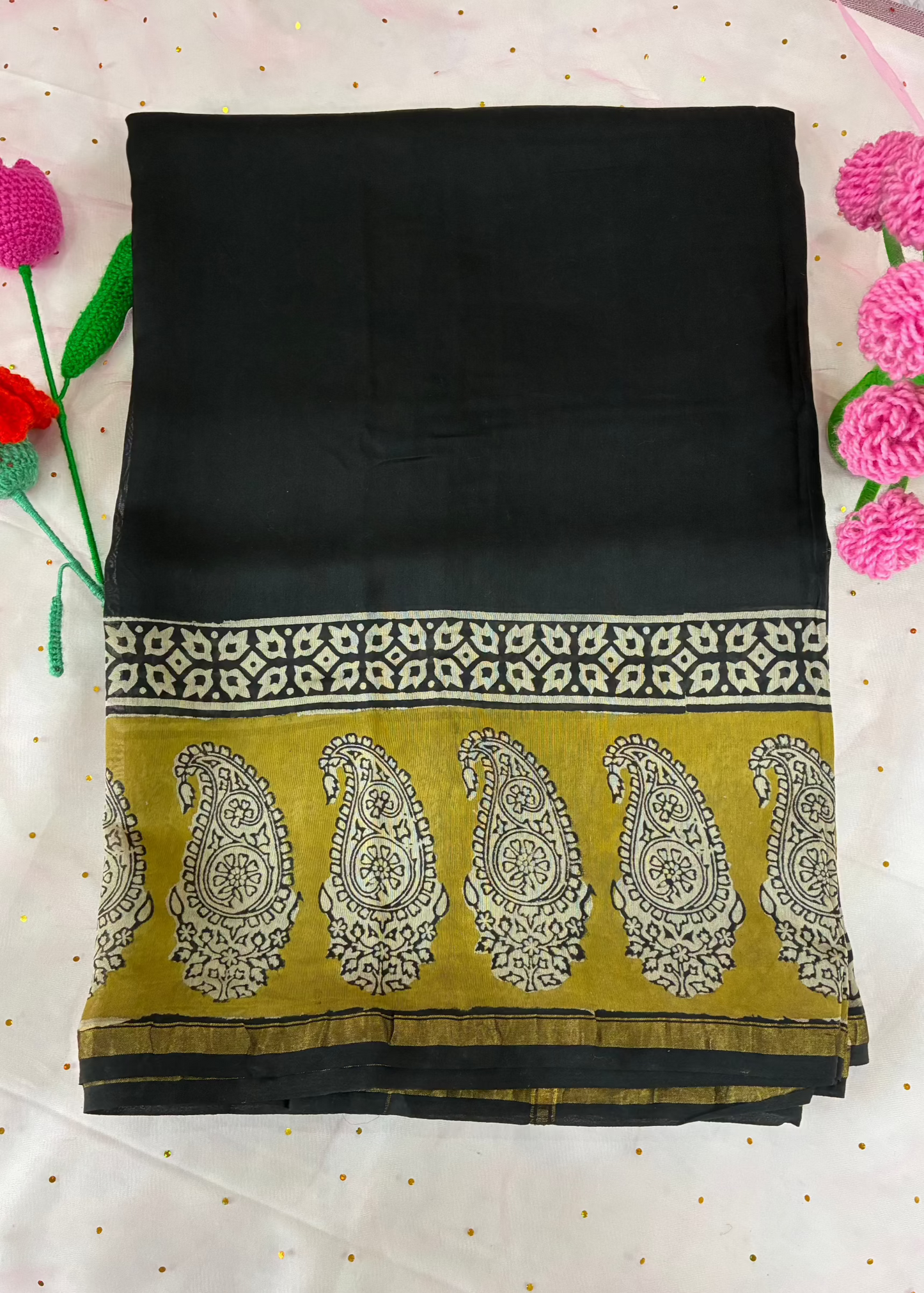 Raahi- Black Maheshwari bagru print Saree