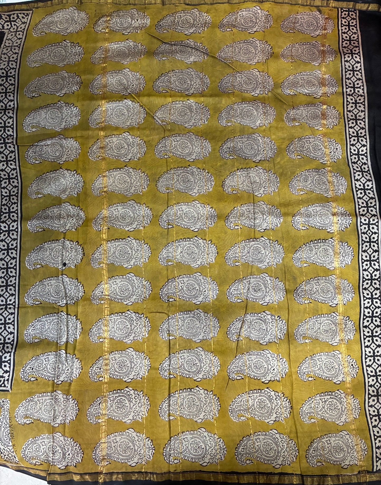 Raahi- Black Maheshwari bagru print Saree